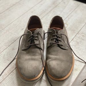 Mens 8.5 Clarks Suade Dress Shoes